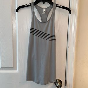 Women’s Under Armour workout tank top